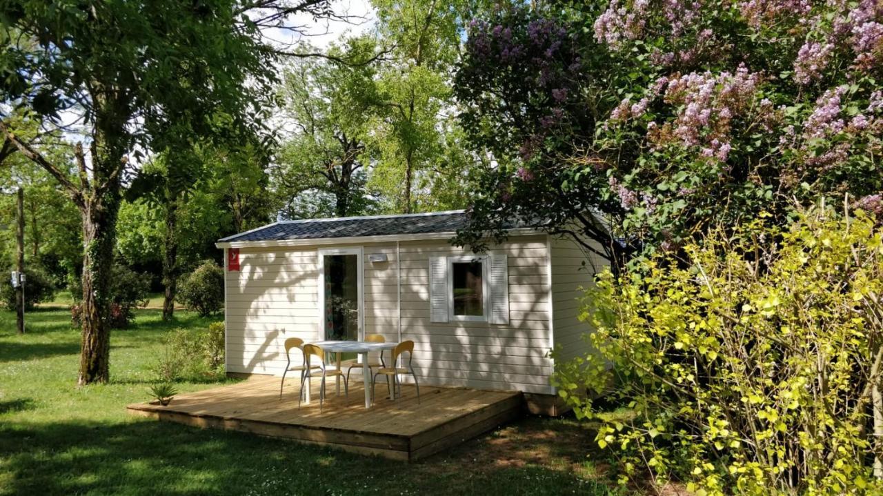 Camping Au Tour De L'Aveyron LʼHospitalet-du-Larzac Exterior foto
