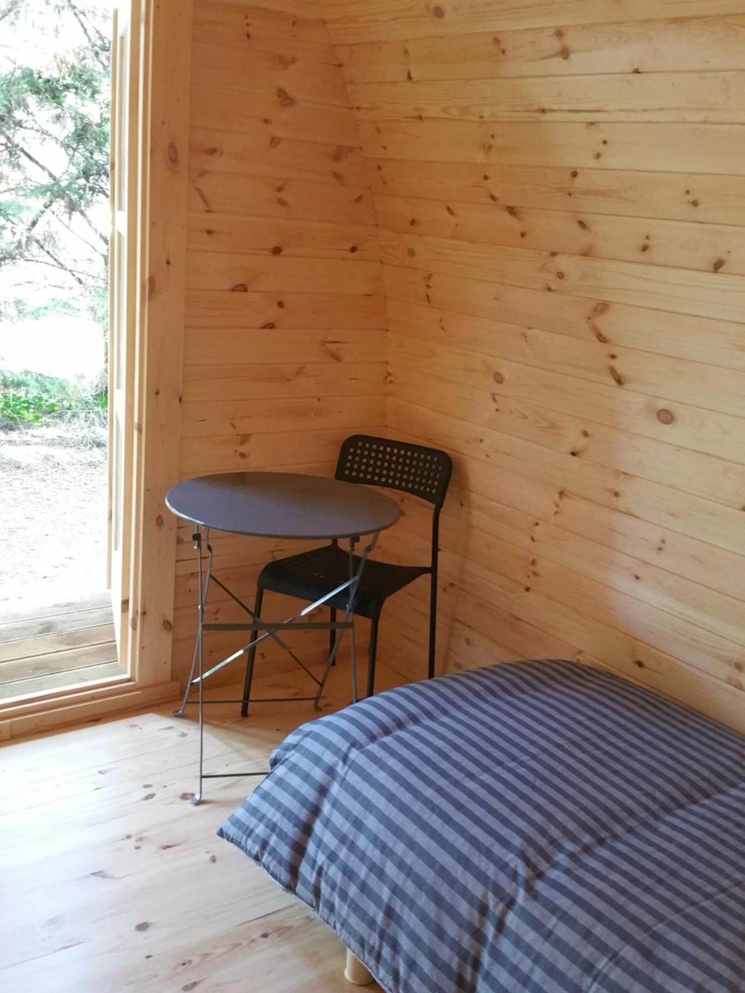 Camping Au Tour De L'Aveyron LʼHospitalet-du-Larzac Zimmer foto
